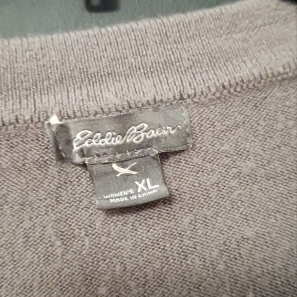 EDDIE BAUER WOMEN'S XL GRAY LONG SLEEVE FLORAL V-NECK SWEATER (SO SOFT) - Picture 3 of 3